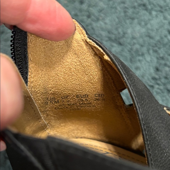 Natural Soul Black Strappy Sandals - Picture 7 of 7